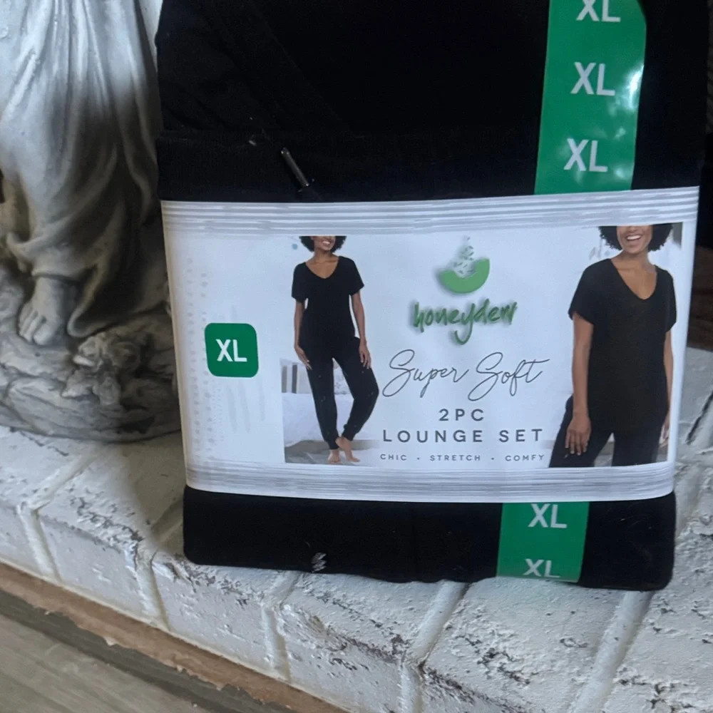 Honeydew Black Lounge Set - Picture 1 of 2